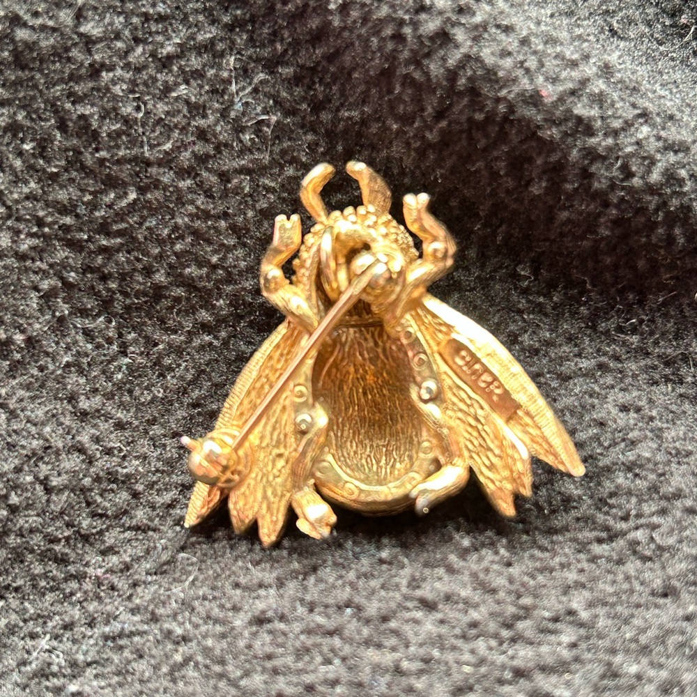 Vintage Ciner Gold Bee Brooch - Picture 2 of 2